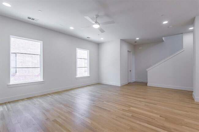 Building Photo - 2715 Kimsey Dr