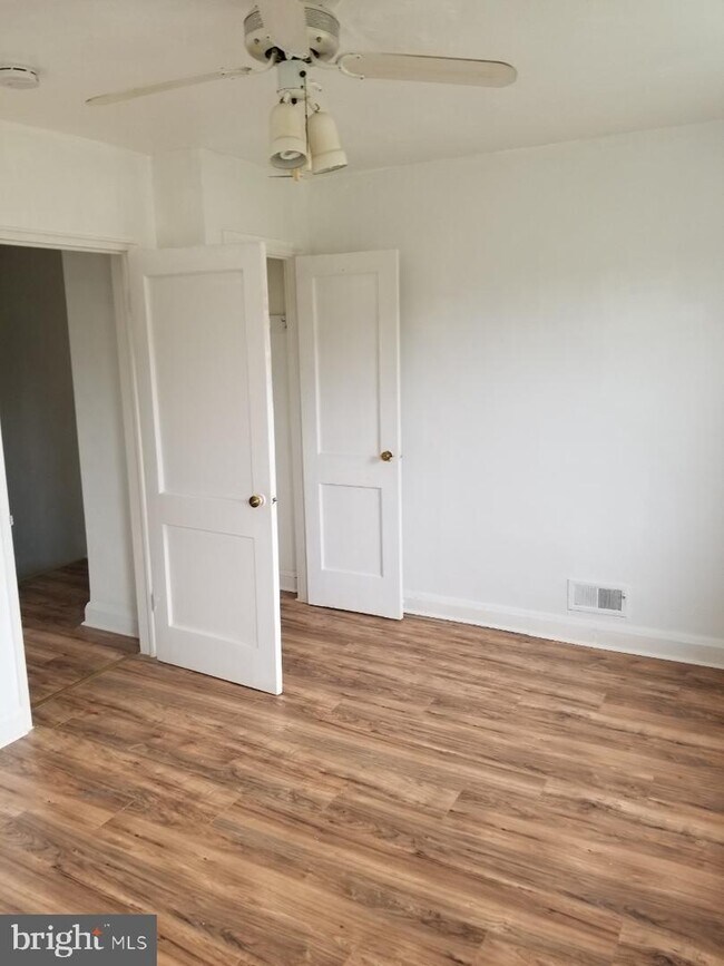 Foto del edificio - 2222 N Dukeland St