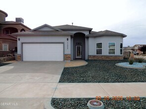 Building Photo - 11533 Robert Lennox Dr