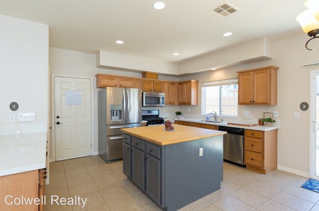 Building Photo - 4 br, 3 bath House - 1278 Granger St