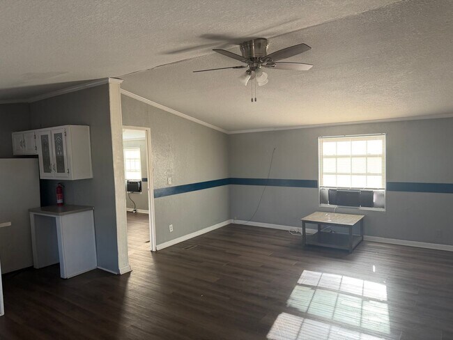 Foto del edificio - 3 Bed/2 Bath Mobile