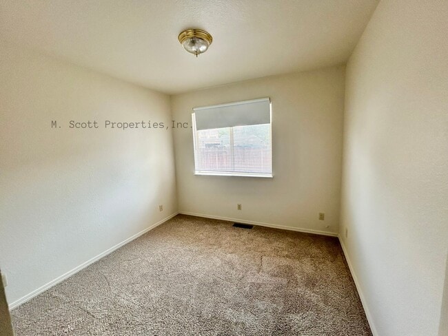 Building Photo - 1449 N Marion Russell Dr