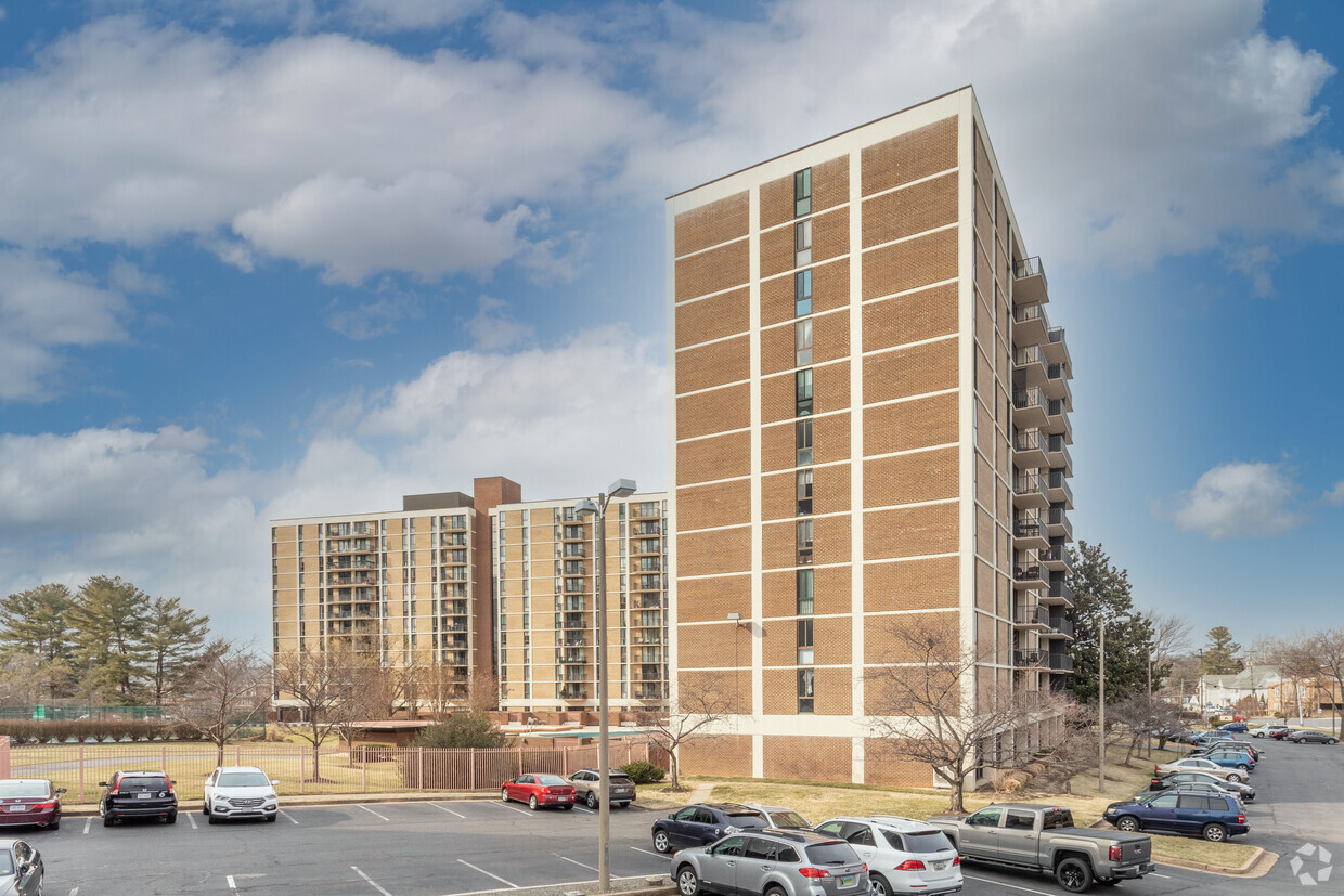 Primary Photo - McLean House Condominiums