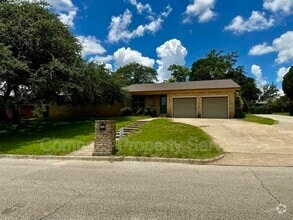 Building Photo - 8919 Whippoorwill Dr