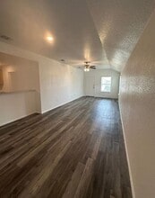 Building Photo - 3207 Stonewall Dr
