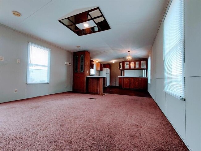 Building Photo - 308 Sunshine Dr