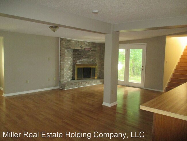 Building Photo - 4 br, 3 bath House - 321 East 1st St