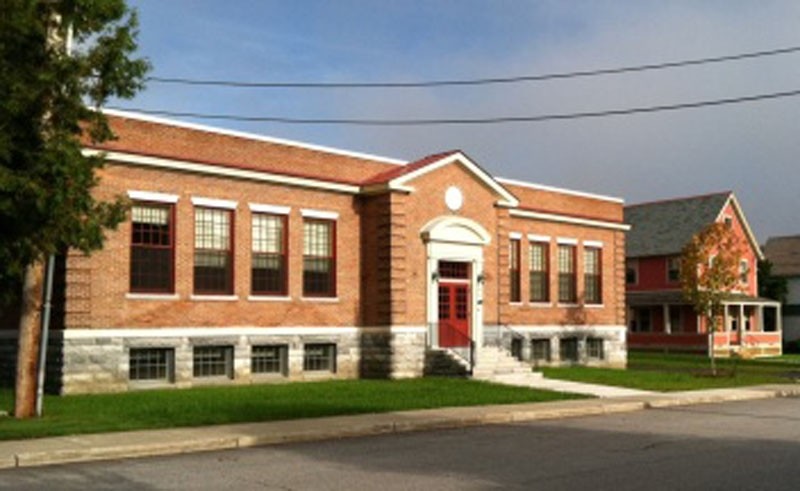 Primary Photo - Stanilaus Apartments