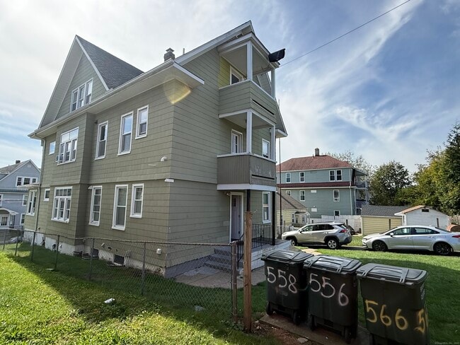Building Photo - 556 Hawley Ave