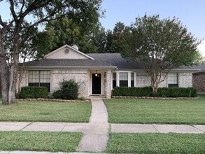 Building Photo - 661 Phillips Dr