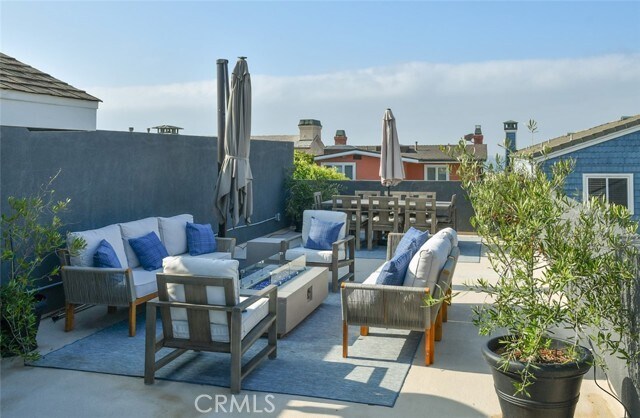 Building Photo - 947 E Balboa Blvd