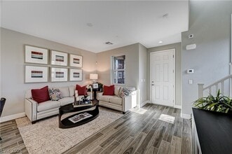 Building Photo - 918 Cottonwood Hl Pl