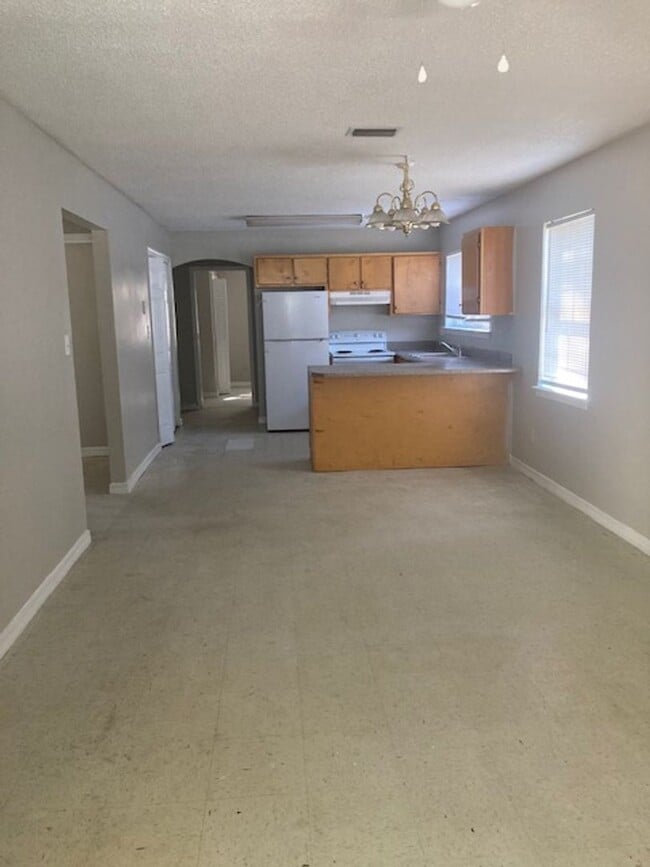 Building Photo - Pascagoula 3 Bedroom