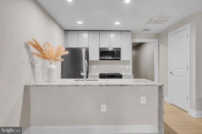 Building Photo - 1801 Market St