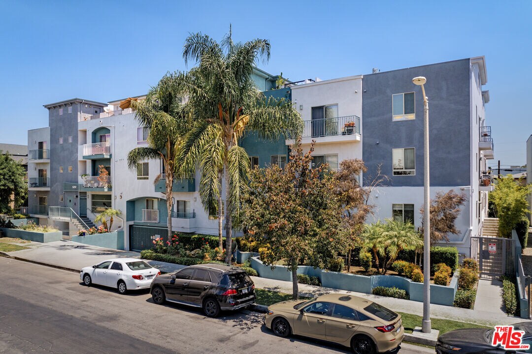 Foto principal - 5232 Satsuma Ave