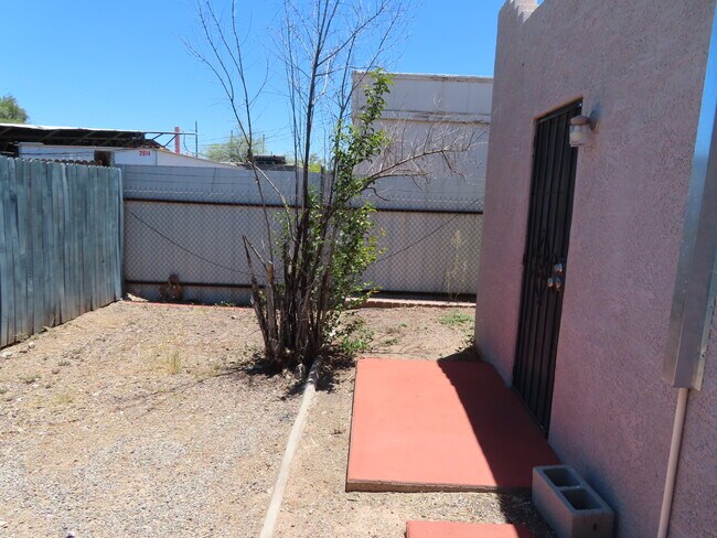 Foto del edificio - 2958 N Winstel Blvd