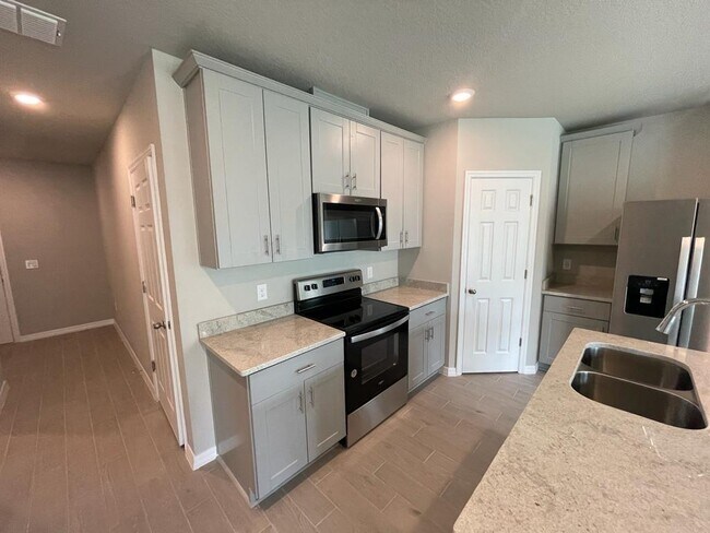 Building Photo - 513 Legacy Lp