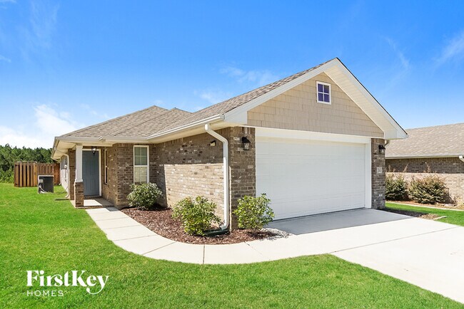 Building Photo - 2043 Village Ridge Cir