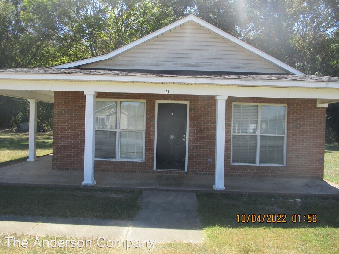 3 br, 2 bath House 131 Twelve Oaks Ct. House Rental in Leesburg, GA