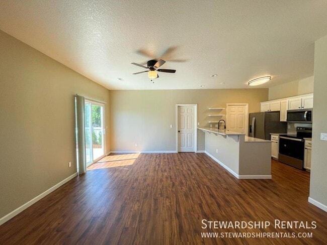 Building Photo - 618 Camden Ln