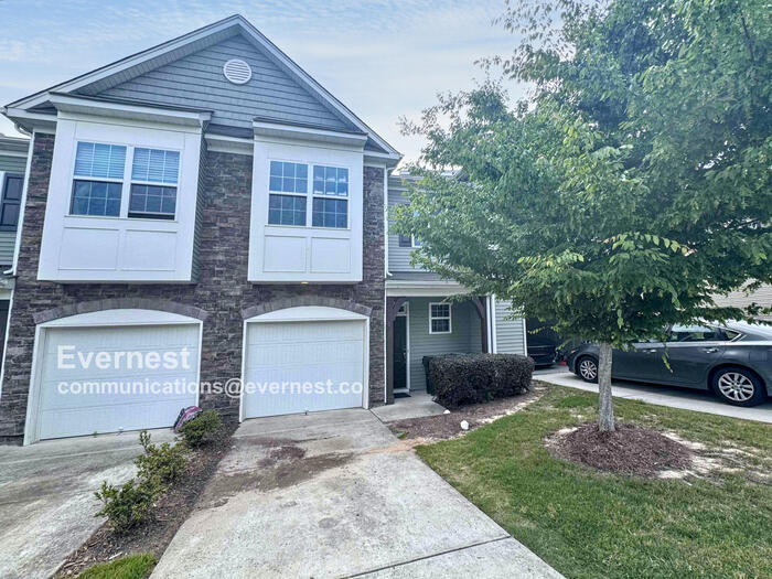 Primary Photo - 1015 Skyler Ln