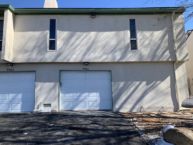 Building Photo - 7461 Prairie Rd NE