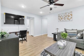 Building Photo - 5815 Schevers St