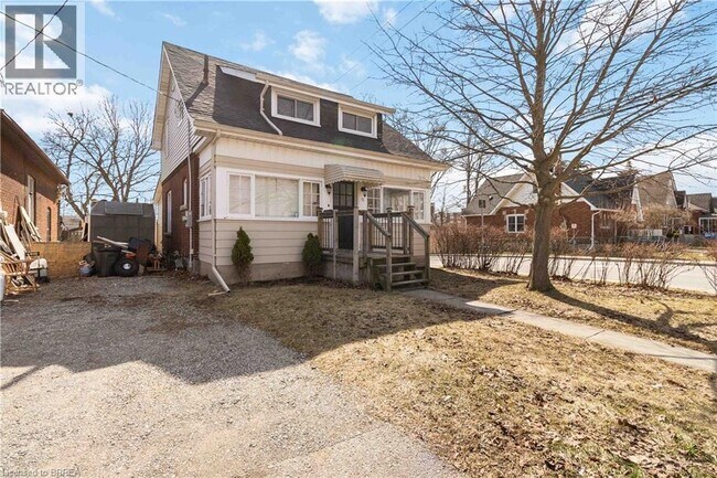 Building Photo - 63 Lyons Ave