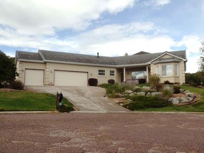 Building Photo - 5 Bd Ranch Home in School D-20
