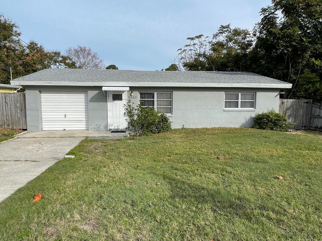 Primary Photo - Cosy Home in New Port Richey