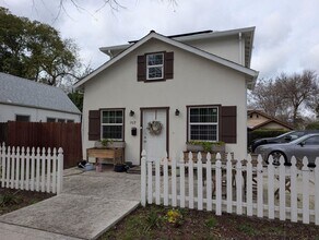 Building Photo - 707 5th St