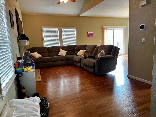 Foto del edificio - Spacious Home, North Park Area