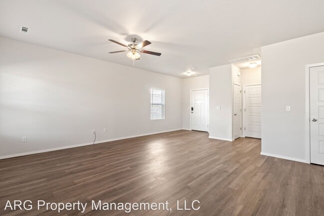 Building Photo - 3 br, 2.5 bath House - 3301 Gulley Lane