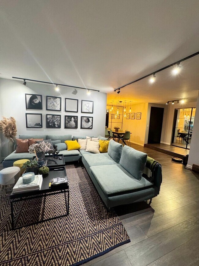 Foto del edificio - 412 Sandhurst Cir