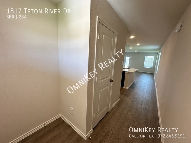 Building Photo - 1817 Teton River Dr