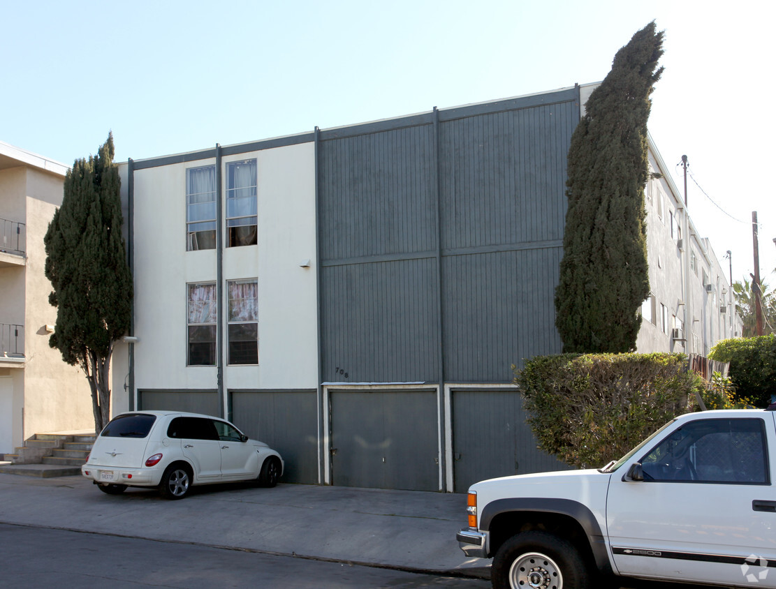 Building Photo - 708 Maine Ave