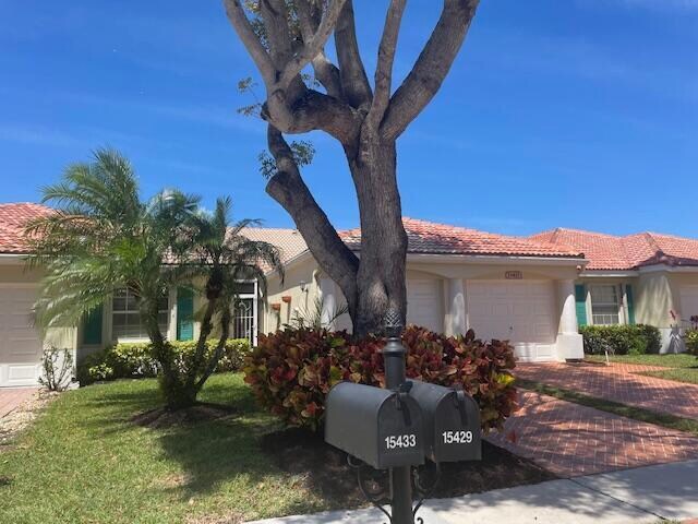 Foto del edificio - 15429 Rosaire Ln