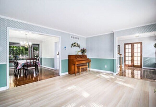 Building Photo - 6609 Merrick Dr