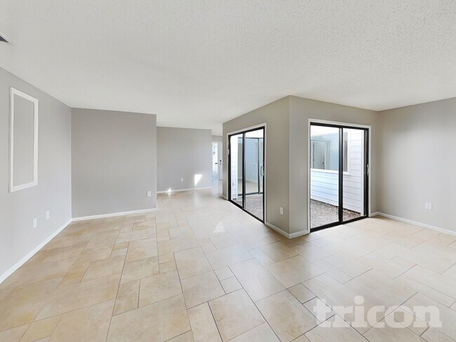 Foto del edificio - 4387 Pasadena Cir