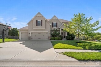 Building Photo - 1324 NE Country Ln
