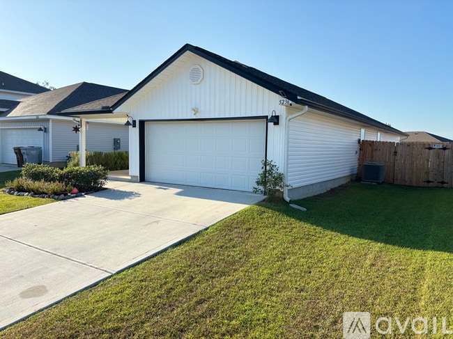 Building Photo - 5236 Peach Dr