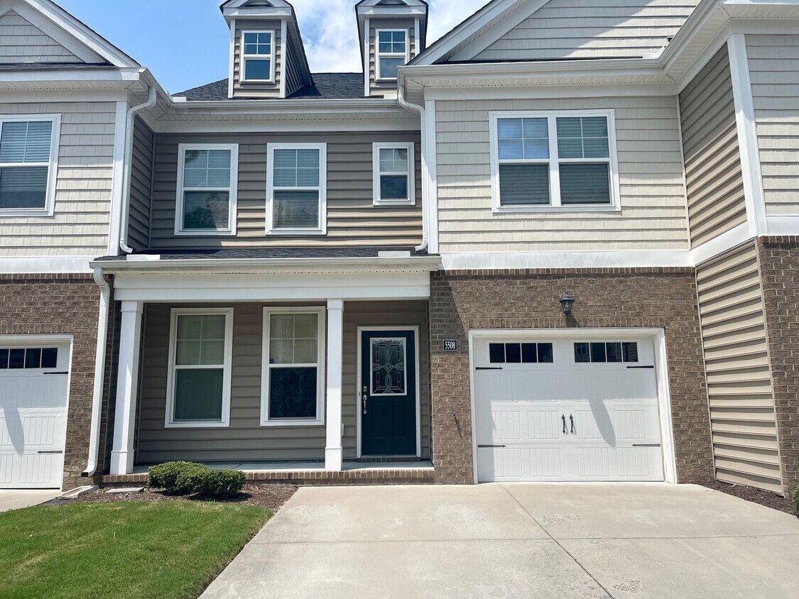Primary Photo - Stunning VB Townhome Style Condo