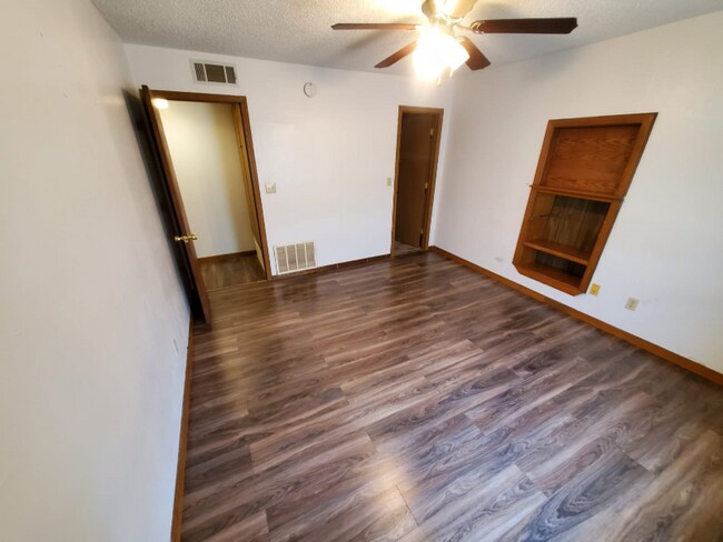 Foto del edificio - 101 Carson Ave