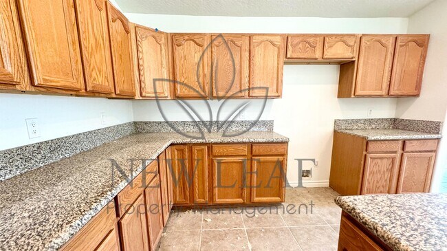 Foto del edificio - 4290 Smoke Tree Rd