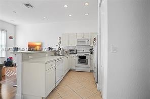 Building Photo - 619 Southwest 147th Avenue, Pembroke Pines...