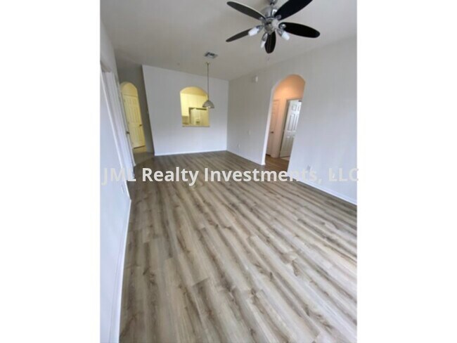 Foto del edificio - 588 Brantley Terrace Way