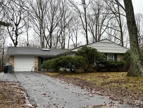 41 Spencer Ln
