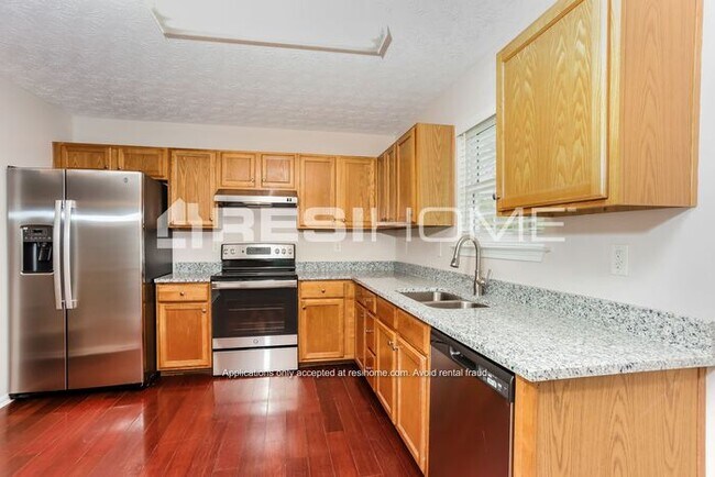 Building Photo - "Welcome Home! Get 1 month FREE RENT when ...