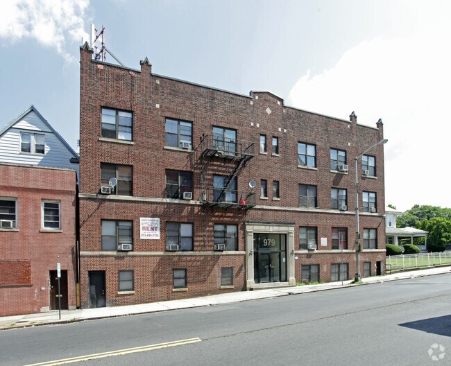 979 Clinton Ave Apartments Irvington, NJ