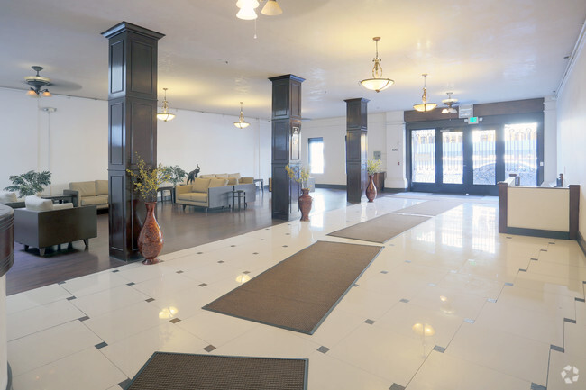 Lobby - Huntington Apartments